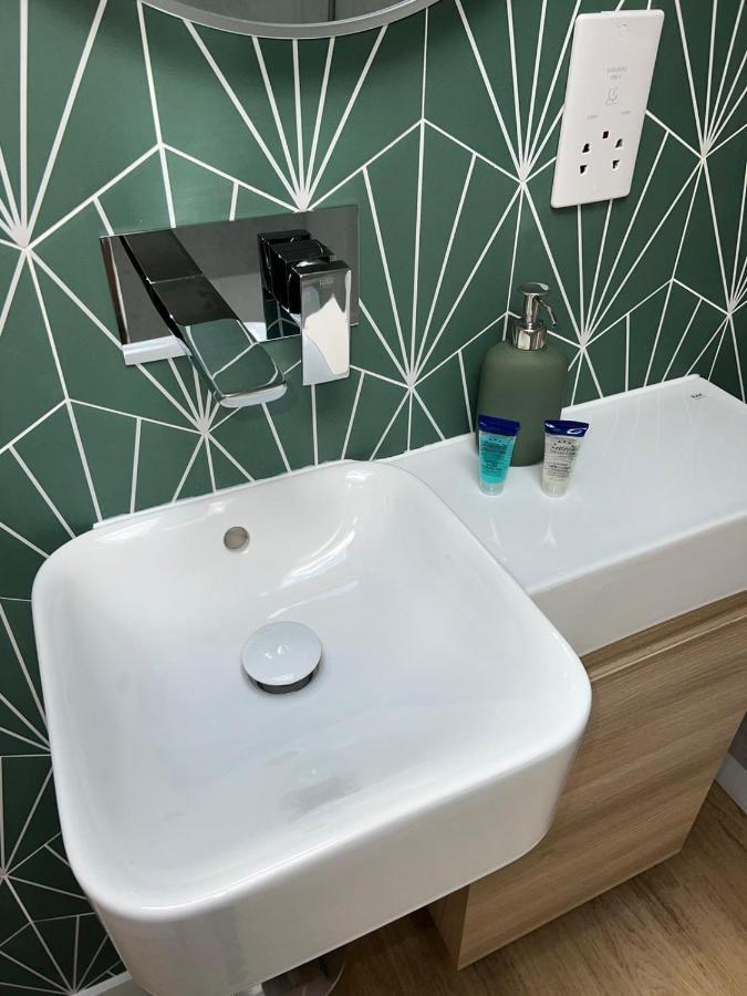 Central Ensuite Guest Unit With Ac And Free On-Street Parking Μπράιτον Εξωτερικό φωτογραφία